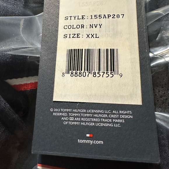 NWT Tommy Hilfiger Men's Dark Blue Lightweight Jacket - Picture 4 of 4